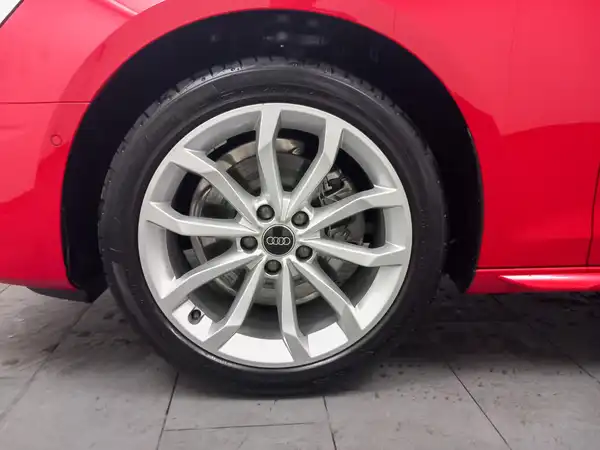 AUDI A4 AVANT (15/19)