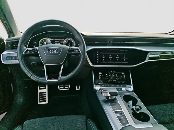 AUDI A6 AVANT (10/17)