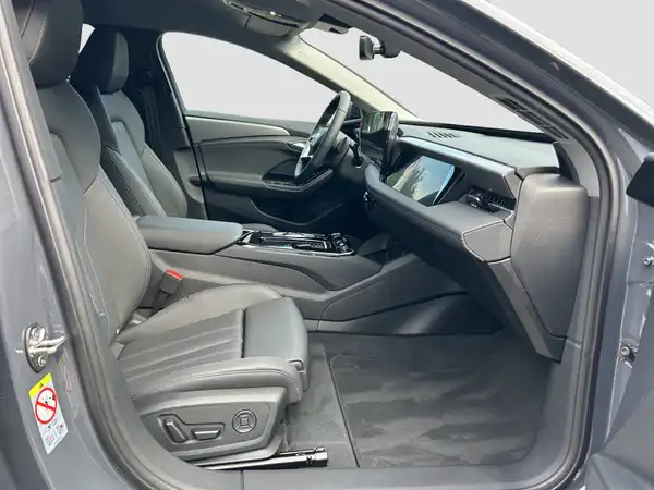 AUDI A6 E-TRON AVANT (14/16)