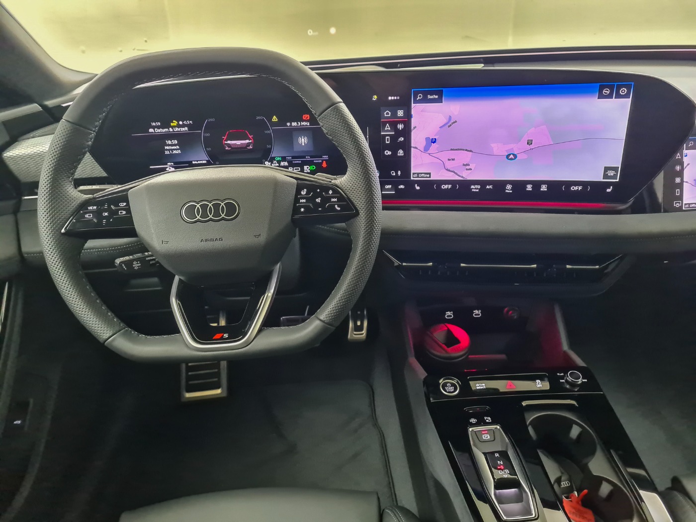 AUDI A6 E-TRON AVANT (12/20)