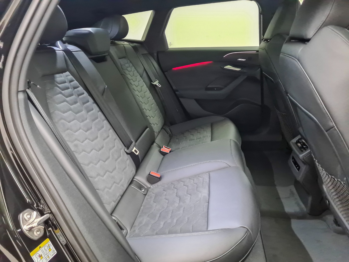 AUDI A6 E-TRON AVANT (18/20)