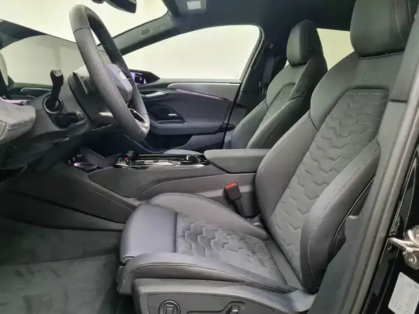 AUDI A6 E-TRON AVANT (8/20)