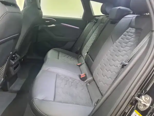 AUDI A6 E-TRON AVANT (9/20)