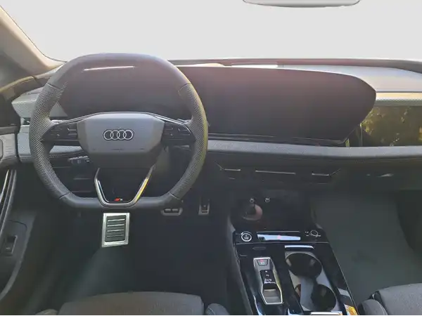 AUDI A6 E-TRON AVANT (10/16)