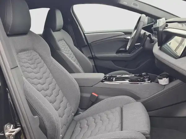 AUDI A6 E-TRON AVANT (14/16)