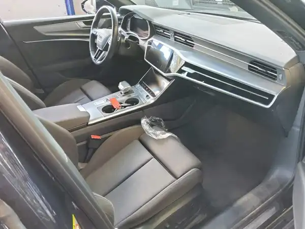 AUDI A6 AVANT (4/4)
