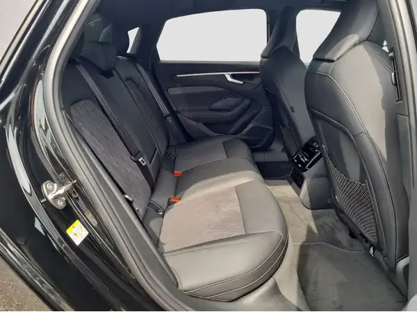 AUDI A6 LIMOUSINE (15/16)
