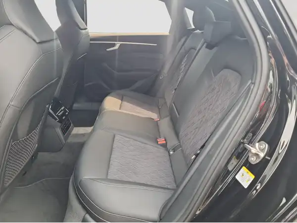 AUDI A6 LIMOUSINE (9/16)