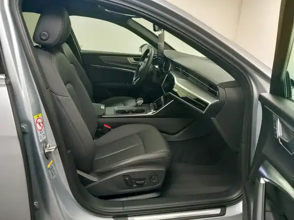 AUDI A6 AVANT (18/21)