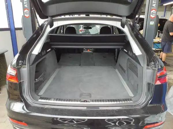 AUDI A6 AVANT (9/9)