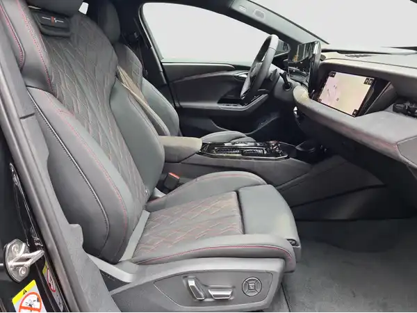 AUDI A6 E-TRON AVANT (14/16)