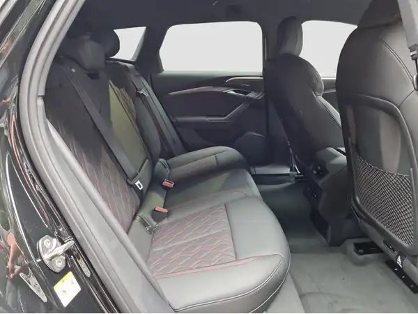 AUDI A6 E-TRON AVANT (15/16)