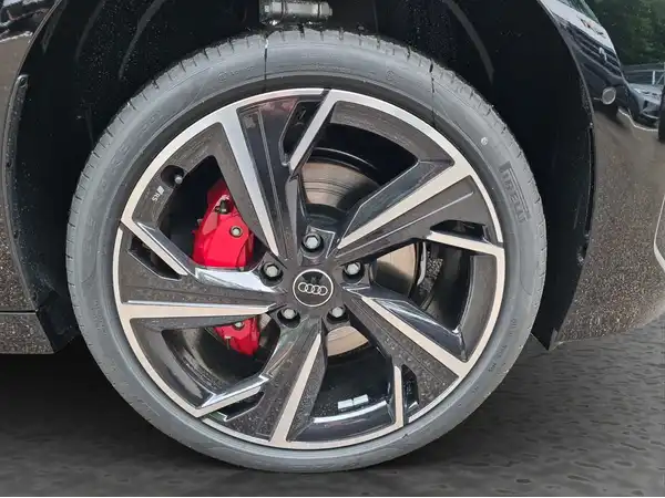 AUDI A6 E-TRON AVANT (16/16)