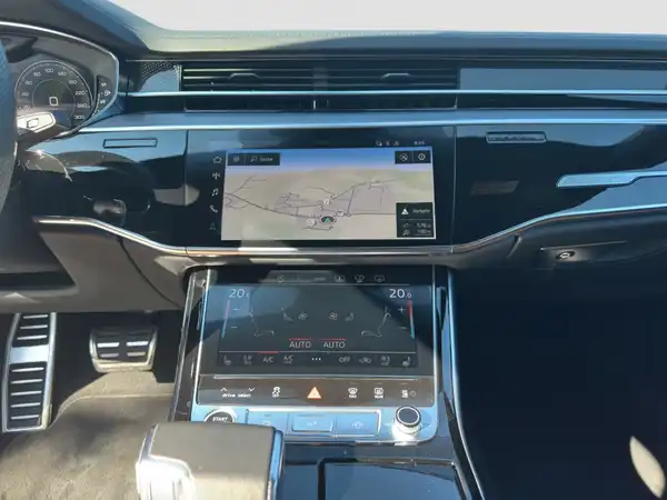 AUDI A8 (12/16)