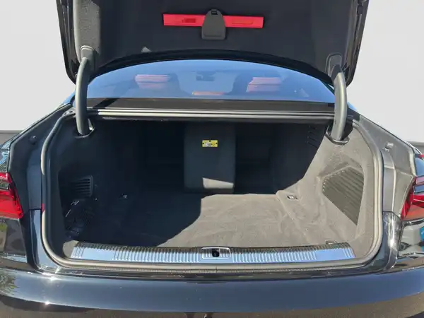 AUDI A8 (13/16)