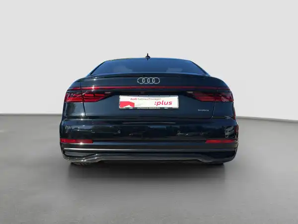AUDI A8 (6/16)