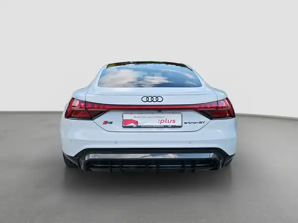 AUDI RS E-TRON GT (6/16)