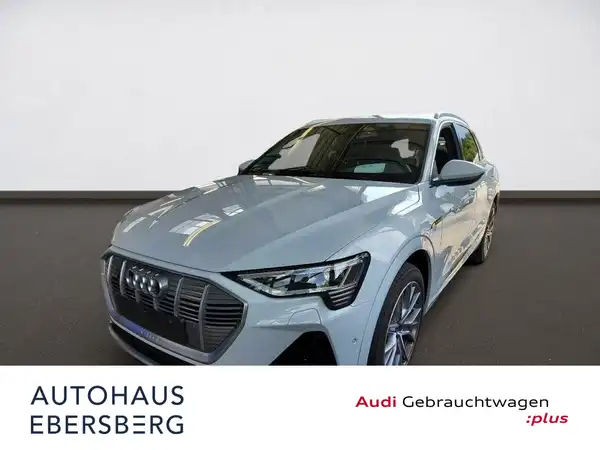 AUDI E-TRON (2/4)