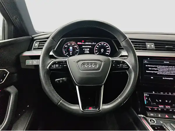 AUDI E-TRON (11/16)