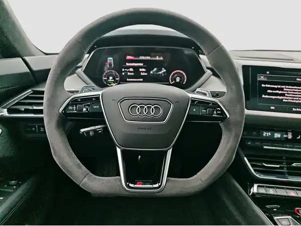 AUDI RS E-TRON GT (11/15)