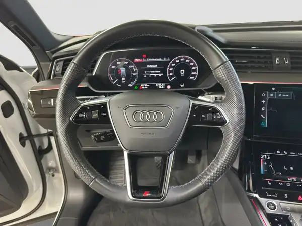 AUDI E-TRON (11/17)