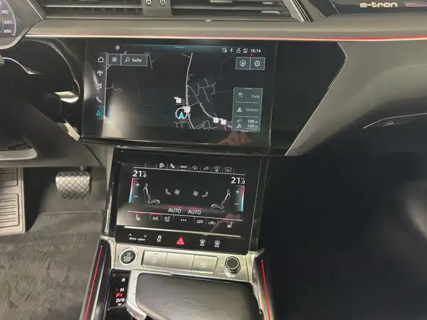 AUDI E-TRON (12/17)