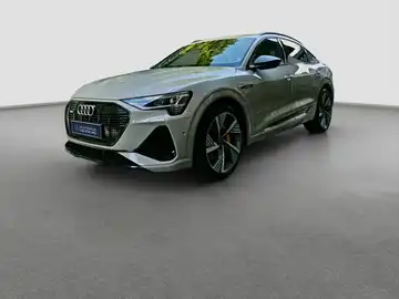 AUDI E-TRON (1/16)