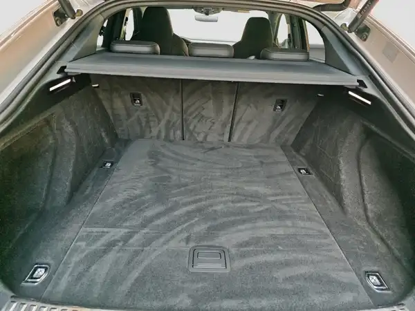 AUDI E-TRON (13/16)