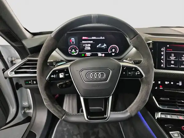 AUDI E-TRON GT (11/17)