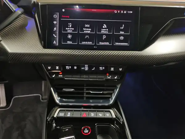 AUDI E-TRON GT (12/17)