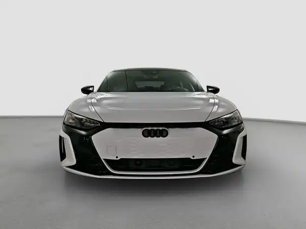 AUDI E-TRON GT (3/17)
