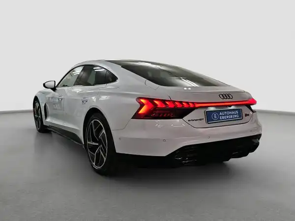 AUDI E-TRON GT (7/17)