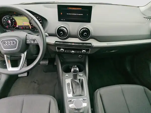 AUDI Q2 (11/15)