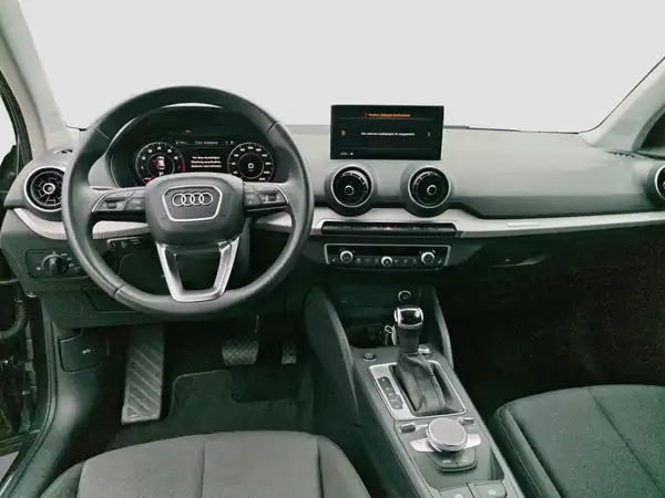 AUDI Q2 (9/15)