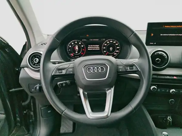 AUDI Q2 (10/15)