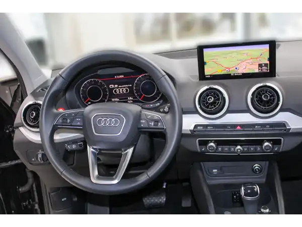 AUDI Q2 (8/16)