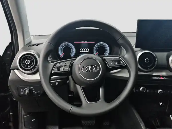 AUDI Q2 (11/16)