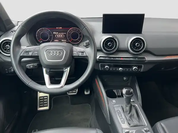 AUDI Q2 (10/16)