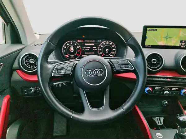 AUDI Q2 (11/16)