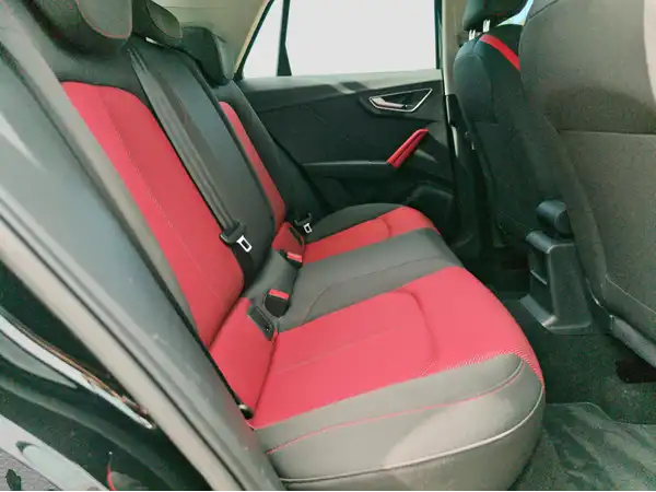 AUDI Q2 (15/16)