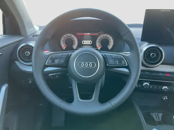 AUDI Q2 (11/16)