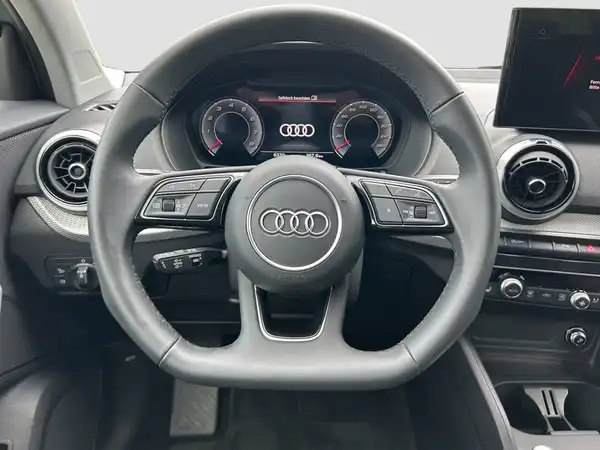 AUDI Q2 (11/16)