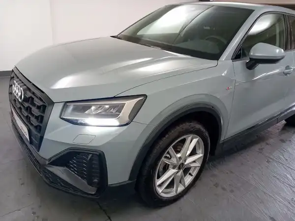 AUDI Q2 (15/18)