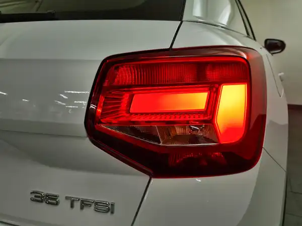 AUDI Q2 (13/18)