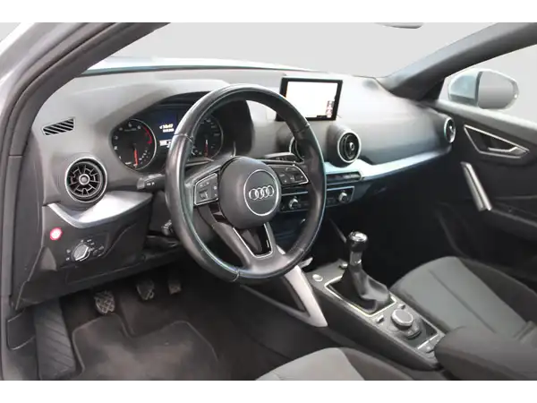 AUDI Q2 (11/12)