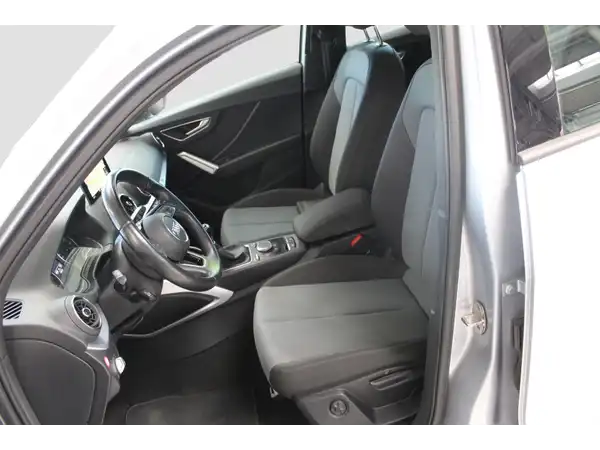 AUDI Q2 (8/12)