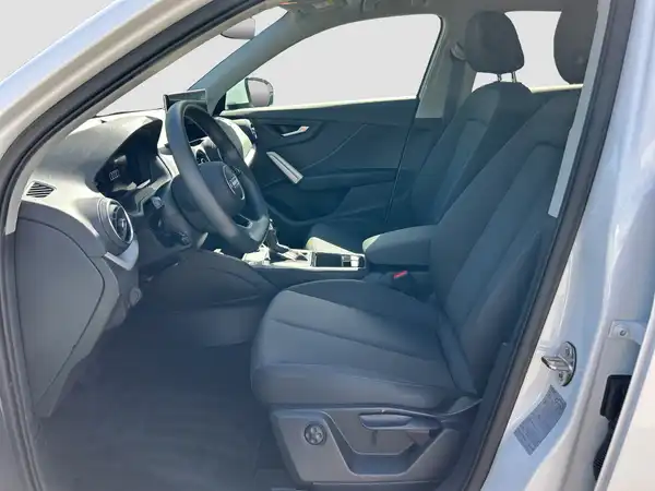 AUDI Q2 (8/16)