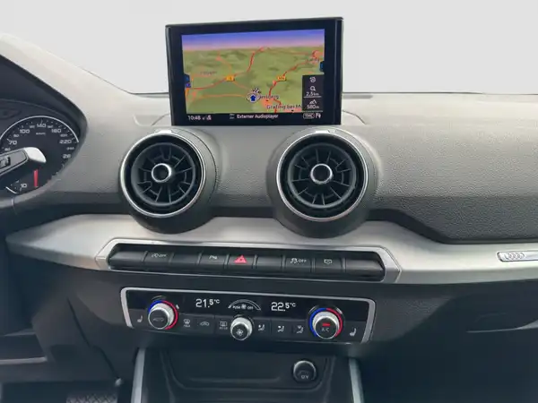 AUDI Q2 (12/16)