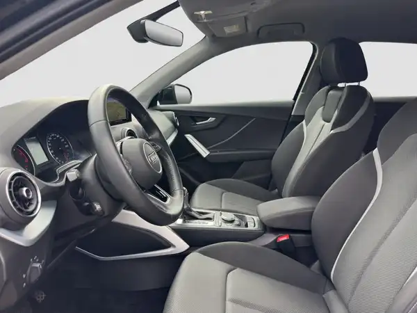AUDI Q2 (8/16)