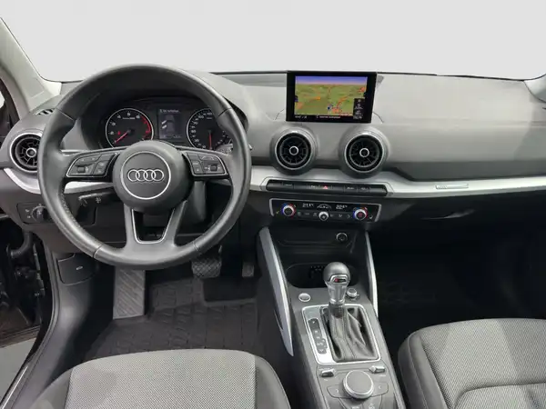AUDI Q2 (10/16)
